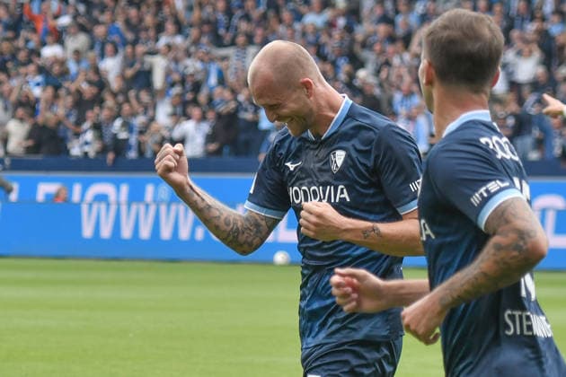 Philipp Hofmann (Bochum 33) jubelt nach dem Tor zum 1:0 12.09.2026 ¢ Fussball ¢ VfL Bochum vs SpVgg Greuther Fuerth, Vonovia Ruhrstadion, Bochum, DFB DFL REGULATIONS PROHIBIT ANY USE OF PHOTOGRAPHS AS IMAGE SEQUENCES AND OR QUASI-VIDEO NRW Germany *** Philipp Hofmann (Bochum 33) celebrates after scoring the goal on 1 09 2026 ¢ Soccer ¢ VfL Bochum vs. SpVgg Greuther Fürth, Vonovia Ruhrstadion, Bochum, DFB DFL regulations prohibit any use of photographs as image sequences and or quasi-video. NRW, Germany Copyright: xpepphotox xSaschaxWeizx pep00321, pep_20260912_hm