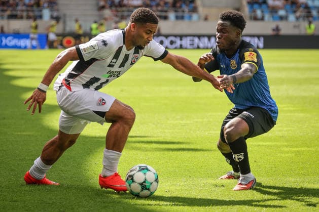 3. Liga - Saison 2026 27 - 1. FC Saarbrücken - FC Ingolstadt 04 - Keanan Bennetts (Nr.18 - FCI) - Kelsey Owusu (Nr.31 - Saarbrücken) - Foto: Meyer Jürgen 3. Liga - Saison 2026 27 - 1. FC Saarbrücken - FC Ingolstadt 04
