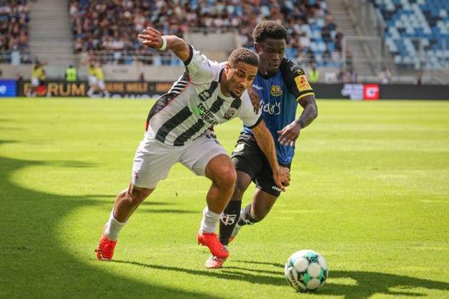 3. Liga - Saison 2026 27 - 1. FC Saarbrücken - FC Ingolstadt 04 - Keanan Bennetts (Nr.18 - FCI) - Kelsey Owusu (Nr.31 - Saarbrücken) - Foto: Meyer Jürgen 3. Liga - Saison 2026 27 - 1. FC Saarbrücken - FC Ingolstadt 04