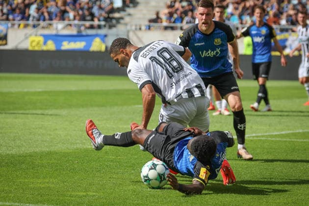 3. Liga - Saison 2026 27 - 1. FC Saarbrücken - FC Ingolstadt 04 - Keanan Bennetts (Nr.18 - FCI) - Kelsey Owusu (Nr.31 - Saarbrücken) - Foto: Meyer Jürgen 3. Liga - Saison 2026 27 - 1. FC Saarbrücken - FC Ingolstadt 04