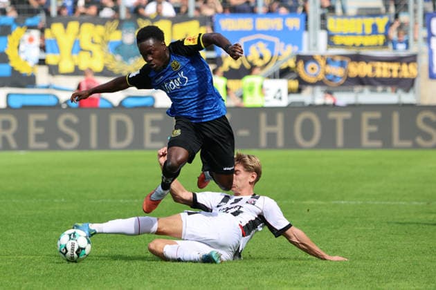 12.09.2026, Fussball, Herren, 3. Liga, Saison 2026 2027, 1. FC Saarbrücken - FC Ingolstadt 04, Kelsey Owusu (1. FC Saarbrücken), Max Plath (FC Ingolstadt 04) Saarbrücken Ludwigsparkstadion Saarland Deutschland (DEU) Copyright: xSebastianxBachx