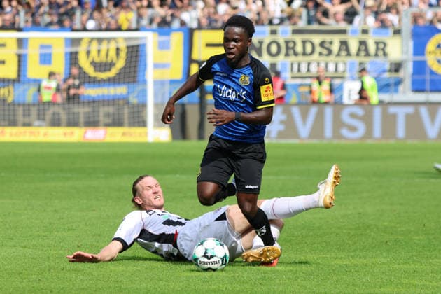 12.09.2026, Fussball, Herren, 3. Liga, Saison 2026 2027, 1. FC Saarbrücken - FC Ingolstadt 04, Kelsey Owusu (1. FC Saarbrücken), Vinko Sapina (FC Ingolstadt 04) Saarbrücken Ludwigsparkstadion Saarland Deutschland (DEU) Copyright: xSebastianxBachx