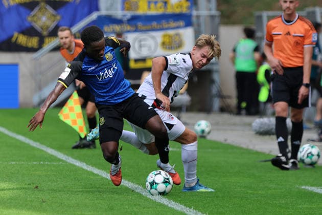 12.09.2026, Fussball, Herren, 3. Liga, Saison 2026 2027, 1. FC Saarbrücken - FC Ingolstadt 04, Kelsey Owusu (1. FC Saarbrücken), Max Plath (FC Ingolstadt 04) Saarbrücken Ludwigsparkstadion Saarland Deutschland (DEU) Copyright: xSebastianxBachx