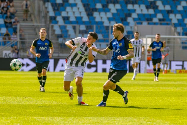 Saarbrücken, Deutschland 12. September 2026: 3. Liga - 2026 2027 - Sp. 5 - 1. FC Saarbrücken gegen FC Ingolstadt 04 Im Bild: v. li. im Zweikampf Emre Gül Guel (FCI) und Siemen Voet (1.FC) DFB DFL regulations prohibit any use of photographs as image sequences and or quasi-video Ludwigparkstadion Saarland Copyright: xFotostandx xSchäferx