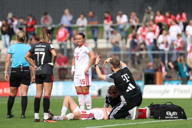 Google Pixel Frauen-Bundesliga: 1. FC Köln - 1. FC Union Berlin; 12.09.2026 Sophie Nachtigall (1. FC Köln, 30) muss verletzungs bedingt ausgewechselt werden Google Pixel Frauen-Bundesliga: 1. FC Köln - 1. FC Union Berlin; Köln, Franz-Kremer-Stadion; 12.09.2026. DFB REGULATIONS PROHIBIT ANY USE OF PHOTOGRAPHS AS IMAGE SEQUENCES AND OR QUASI-VIDEO. *** Google Pixel Women s Bundesliga 1 FC Cologne 1 FC Union Berlin September 12, 2026 Sophie Nachtigall, 30, of 1 FC Cologne, had to be substituted due to injury Google Pixel Women s Bundesliga 1 FC Cologne 1 FC Union Berlin Cologne, Franz Kremer Stadium September 12, 2026 DFB regulations prohibit any use of photographs as image sequences and or quasi-video Copyright: xBEAUTIFULxSPORTS Freisenx