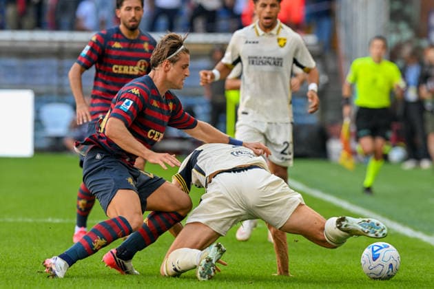 Genoa™s Lorenzo Colombo fights for the ball during the Serie A soccer match between Genoa and Frosinone at the Luigi Ferraris Stadium in Genoa, Italy - Saturday, September 12, 2026. - Soccer .  Copyright: xTanoxPecoraro LaPressex