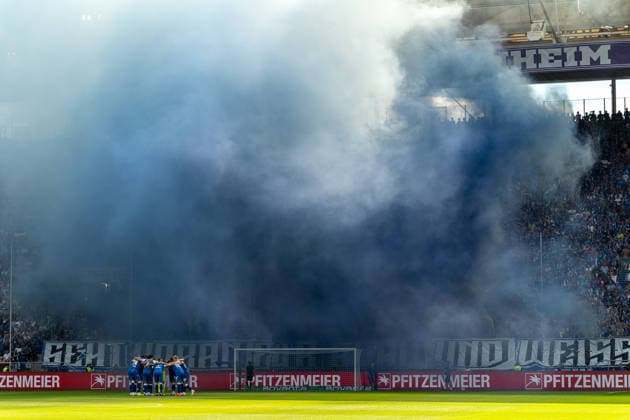 12.09.2026, xdaymx, Fussball 1.Bundesliga, TSG 1899 Hoffenheim - VfB Stuttgart. Bengalos vor dem Anpfiff (DFL DFB REGULATIONS PROHIBIT ANY USE OF PHOTOGRAPHS as IMAGE SEQUENCES and or QUASI-VIDEO) Sinsheim *** September 12, 2026, xdaymx, Soccer, Bundesliga 1, TSG 1899 Hoffenheim vs. VfB Stuttgart: Flares before kickoff. DFL and DFB regulations prohibit any use of photographs as image sequences and or quasi-video. Sinsheim
