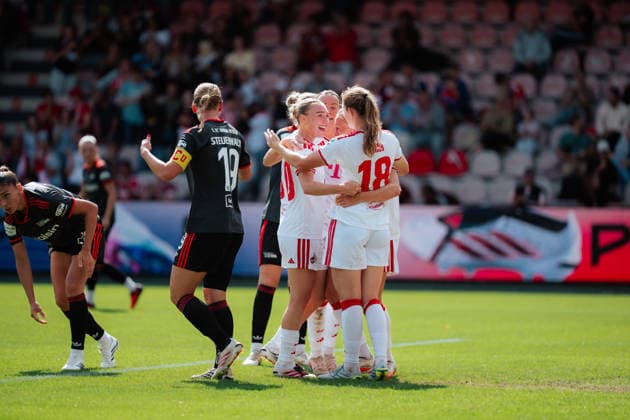 12.09.26, Women, Football, Google Pixel Frauen Bundesliga, Season 2026 2027, 1.FC Köln vs. 1.FC Union Berlin, Matchday 4 Goal Celebration for the 1:0 goal by Taylor Ziemer ( 18 - 1. FC Köln) with the team Cologne Franz-Kremer-Stadium NRW Deutschland