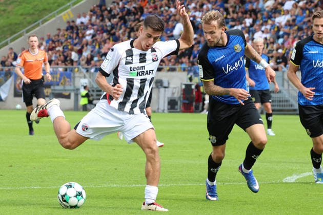 12.09.2026, xrekx, Fussball 3.Liga, 1.FC Saarbruecken - FC Ingolstadt 04 v.l. Emre Gül Guel (FC Ingolstadt 04) Niko Bretschneider (1.FC Saarbruecken) Zweikampf, Aktion, action, battle for the ball Saarbruecken