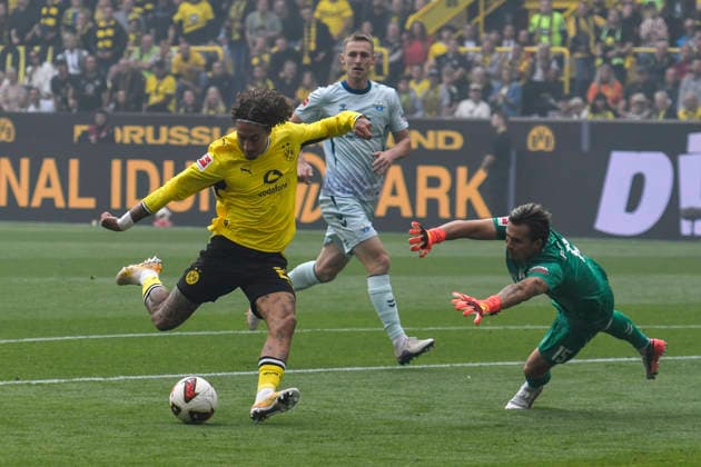 Fabio Silva (Dortmund 21) erzielt das Tor zum 1:0 12.09.2026 ¢ Fussball ¢ Borussia Dortmund vs SC Paderborn 07, Signal Iduna Park, Dortmund, DFB DFL REGULATIONS PROHIBIT ANY USE OF PHOTOGRAPHS AS IMAGE SEQUENCES AND OR QUASI-VIDEO *** Fabio Silva of Dortmund scores the goal on September 12, 2026, in the match between Borussia Dortmund and SC Paderborn 07 at Signal Iduna Park in Dortmund, DFB and DFL regulations prohibit any use of photographs as image sequences and or quasi-video Copyright: xpepphotox xSaschaxWeizx pep00321, pep_20260912_sw