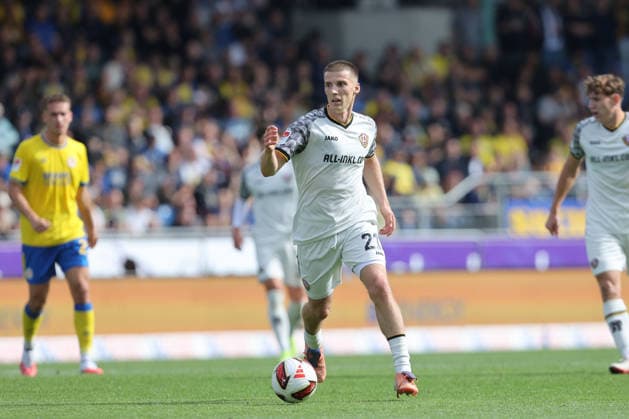 12.09.2026, xtgx, Fussball 2. Bundesliga, Eintracht Braunschweig - SG Dynamo Dresden, v.l. Tobias Raschl (Dresden, 21) (DFL DFB REGULATIONS PROHIBIT ANY USE OF PHOTOGRAPHS as IMAGE SEQUENCES and or QUASI-VIDEO) Braunschweig *** September 12, 2026, xtgx, Soccer 2. Bundesliga, Eintracht Braunschweig vs. SG Dynamo Dresden, from left: Tobias Raschl (Dresden), 21. DFL and DFB regulations prohibit any use of photographs as image sequences and or quasi-video. Braunschweig