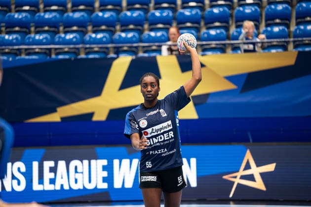 HSG Blomberg-Lippe (GER) vs. Storhamar Handball Elite (NOR), Handball, EHF Champions League Women, Gruppenphase, 12.9.2026, Saision 2026 2027, Lemgo Farrelle Njinkeu (HSG Blomberg-Lippe, 55) beim Aufwearmen Lemgo Phoenix Contact Arena Deutschland