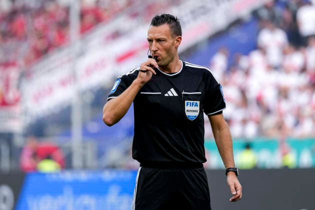 Sven Jablonski (Schiedsrichter), Einzelbild, Einzelfoto, Aktion, Action, 12.09.2026, Sinsheim (Deutschland), Fussball, Bundesliga, TSG 1899 Hoffenheim - VfB Stuttgart, DFB DFL REGULATIONS PROHIBIT ANY USE OF PHOTOGRAPHS AS IMAGE SEQUENCES AND OR QUASI-VIDEO. *** Sven Jablonski, Referee, Single Frame, Single Photo, Action, September 12, 2026, Sinsheim, Germany, soccer, Bundesliga, TSG 1899 Hoffenheim vs. VfB Stuttgart, DFB and DFL regulations prohibit any use of photographs as image sequences and or quasi-video xozx