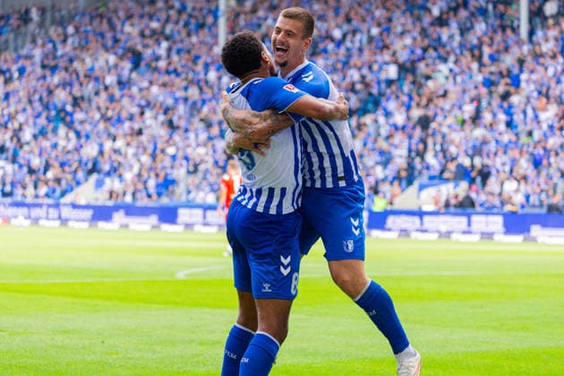 Deutschland: 2.Bundesliga, Saison 2026 2027, 12.09.2026, 5. Spieltag,1.FC Magdeburg vs 1. FC Kaiserslautern, Avnet Arena : Torjubel nach dem Tor zum 3:0 für 1.FC Magdeburg durch Torschütze Emmanuel Iyoha (1.FC Magdeburg, 8), Falko Michel (1.FC Magdeburg, 21) *** Germany 2. Bundesliga, 2026–2027 Season, September 12, 2026, Matchday 5, 1. FC Magdeburg vs. 1. FC Kaiserslautern, Avnet Arena: Celebrations after the goal that made it 3–0 for 1. FC Magdeburg, scored by Emmanuel Iyoha (1. FC Magdeburg, 8), and Falko Michel (1. FC Magdeburg, 21) Copyright: xMichellexLukax