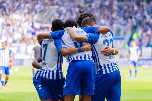 Deutschland: 2.Bundesliga, Saison 2026 2027, 12.09.2026, 5. Spieltag,1.FC Magdeburg vs 1. FC Kaiserslautern, Avnet Arena : Torjubel nach dem Tor zum 3:0 für 1.FC Magdeburg durch Torschütze Emmanuel Iyoha (1.FC Magdeburg, 8), Falko Michel (1.FC Magdeburg, 21), Herbert Bockhorn (1.FC Magdeburg, 7) *** Germany 2. Bundesliga, 2026–2027 Season, September 12, 2026, Matchday 5, 1. FC Magdeburg vs. 1. FC Kaiserslautern, Avnet Arena: Celebrations after the goal that made it 3–0 for 1. FC Magdeburg, scored by Emmanuel Iyoha. 1. FC Magdeburg, 8, Falko Michel, 1. FC Magdeburg, 21, Herbert Bockhorn, 1 FC Magdeburg, 7 Copyright: xMichellexLukax