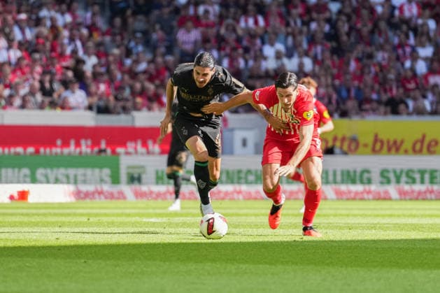 1. Bundesliga: SC Freiburg vs Borussia Mönchengladbach, 12.09.2026 Zweikampf zwischen Kevin Diks (Borussia Mönchengladbach, 4) und Igor MatanoviÄ‡ (SC Freiburg, 31) 1. Bundesliga: SC Freiburg vs Borussia Mönchengladbach, Europa-Park-Stadion, 12.09.2026 DFB DFL REGULATIONS PROHIBIT ANY USE OF PHOTOGRAPHS AS IMAGE SEQUENCES AND OR QUASI-VIDEO. *** Bundesliga Match: SC Freiburg vs. Borussia Mönchengladbach, September 12, 2026. A tackle between Kevin Diks (Borussia Mönchengladbach, No. 4) and Igor Matanovic SC Freiburg, 31 1 Bundesliga SC Freiburg vs. Borussia Mönchengladbach, Europa-Park Stadium, September 12, 2026 DFB and DFL regulations prohibit any use of photographs as image sequences and or quasi-video. Copyright: xBEAUTIFULxSPORTS Boscox