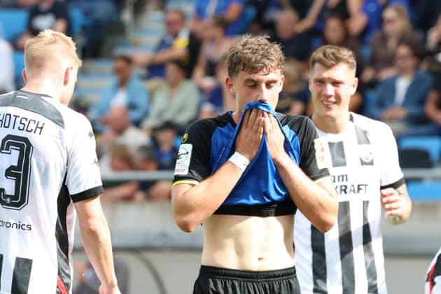 12.09.2026, xrekx, Fussball 3.Liga, 1.FC Saarbruecken - FC Ingolstadt 04 v.l. Alexander Staff (1.FC Saarbruecken) enttaeuscht, enttäuscht, schaut enttaeuscht, niedergeschlagen, disappointed Saarbruecken