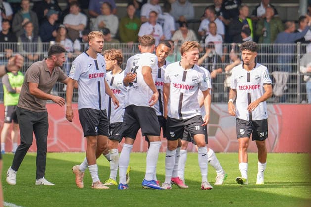 Deutschland: Fussball, 3. Liga, 5. Spieltag, Sportclub Arena Verl, SC Verl vs. SV Meppen: Tor für Verl Tim Heike (SC Verl, 25) Copyright: xMichelxWittex