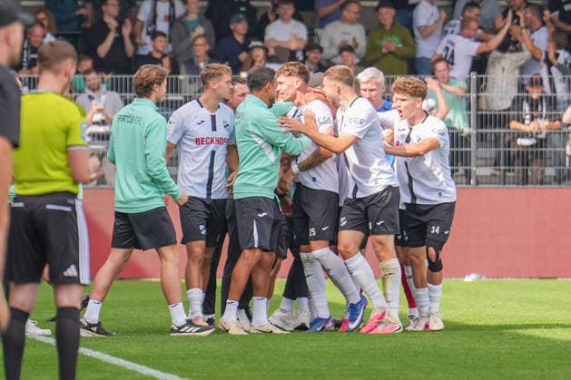 Deutschland: Fussball, 3. Liga, 5. Spieltag, Sportclub Arena Verl, SC Verl vs. SV Meppen: Tor für Verl Tim Heike (SC Verl, 25) Copyright: xMichelxWittex