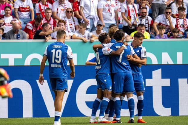 12.09.2026, xdaymx, Fussball 1.Bundesliga, TSG 1899 Hoffenheim - VfB Stuttgart. Torjubel nach dem 1:0 Führungstreffer von Adam Hlozek (TSG Hoffenheim) mit der Mannschaft. (DFL DFB REGULATIONS PROHIBIT ANY USE OF PHOTOGRAPHS as IMAGE SEQUENCES and or QUASI-VIDEO) Sinsheim *** September 12, 2026, xdaymx, Soccer, Bundesliga 1, TSG 1899 Hoffenheim vs. VfB Stuttgart: Celebration after Adam Hlozek’s 1–0 opening goal. TSG Hoffenheim team. DFL and DFB regulations prohibit any use of photographs as image sequences and or quasi-videos.heim
