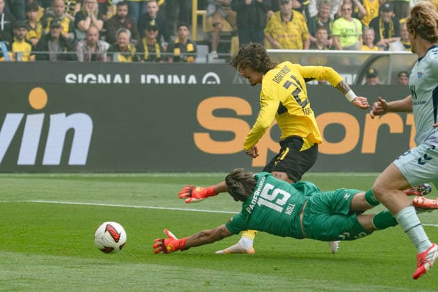 Deutschland: Bundesliga 2026 2027 3. Spieltag, Borussia Dortmund vs. SC Paderborn 07 , Samstag, 12.09.2026 Signal Iduna Park, Nordrhein-Westfalen Tor zum 1:0 durch Fabio Silva (Borussia Dortmund, 21) Nahuel Noll *** Germany Bundesliga 2026–2027, Matchday 3: Borussia Dortmund vs. SC Paderborn 07, Saturday, September 12, 2026, Signal Iduna Park, North Rhine-Westphalia. Goal to make it 1–0 by Fabio Silva (Borussia Dortmund), 21 Nahuel Noll Copyright: xCelinaxLeiersx