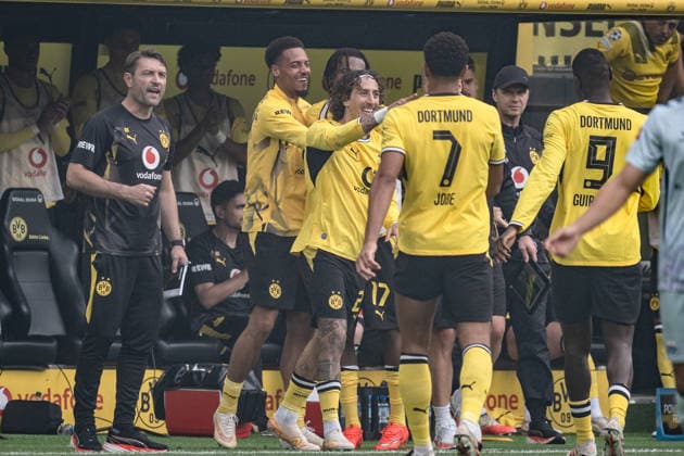 Deutschland: Bundesliga 2026 2027 3. Spieltag, Borussia Dortmund vs. SC Paderborn 07 , Samstag, 12.09.2026 Signal Iduna Park, Nordrhein-Westfalen Tor zum 1:0 durch Fabio Silva (Borussia Dortmund, 21) Jubel Freude Emotionen Torjubel Felix Nmecha (Borussia Dortmund, 8) Serhou Guirassy (Borussia Dortmund, 9) *** Germany Bundesliga 2026–2027, Matchday 3: Borussia Dortmund vs. SC Paderborn 07, Saturday, September 12, 2026, Signal Iduna Park, North Rhine-Westphalia. Goal to make it 1–0 by Fabio Silva (Borussia Dortmund), 21: Cheering, joy, emotions, goal celebration—Felix Nmecha, Borussia Dortmund; 8: Serhou Guirassy, Borussia Dortmund; 9: Copyright: xCelinaxLeiersx