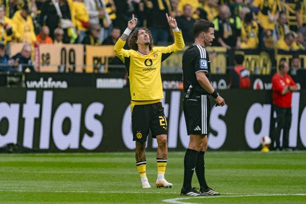 Deutschland: Bundesliga 2026 2027 3. Spieltag, Borussia Dortmund vs. SC Paderborn 07 , Samstag, 12.09.2026 Signal Iduna Park, Nordrhein-Westfalen Tor zum 1:0 durch Fabio Silva (Borussia Dortmund, 21) Jubel Freude Emotionen Torjubel *** Germany Bundesliga 2026–2027, Matchday 3, Borussia Dortmund vs. SC Paderborn 07, Saturday, September 12, 2026, Signal Iduna Park, North Rhine-Westphalia. Goal to make it 1–0 by Fabio Silva of Borussia Dortmund, 21. Cheers, joy, emotions, goal celebration. Copyright: xCelinaxLeiersx