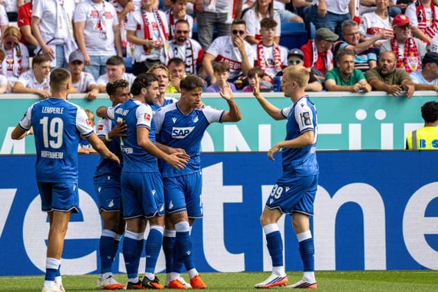 12.09.2026, xdaymx, Fussball 1.Bundesliga, TSG 1899 Hoffenheim - VfB Stuttgart. Torjubel nach dem 1:0 Führungstreffer von Adam Hlozek (TSG Hoffenheim) mit der Mannschaft. (DFL DFB REGULATIONS PROHIBIT ANY USE OF PHOTOGRAPHS as IMAGE SEQUENCES and or QUASI-VIDEO) Sinsheim *** September 12, 2026, xdaymx, Soccer, Bundesliga 1, TSG 1899 Hoffenheim vs. VfB Stuttgart: Celebration after Adam Hlozek’s 1–0 opening goal. TSG Hoffenheim team. DFL and DFB regulations prohibit any use of photographs as image sequences and or quasi-videos.heim