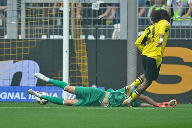 Moenchengladbach, Signal-Iduna-Park, 12.09.26, GER, Herren, 1.Bundesliga, Saison 2026-2027, Borussia Dortmund - SC Paderborn 07 Bild: DFL regulations prohibit any use of photographs as image sequences and or quasi-video. Nordrhein-Westfalen Deutschland *** Mönchengladbach, Signal Iduna Park, September 12, 2026, GER, Men s, Bundesliga 1, 2026–2027 season, Borussia Dortmund vs. SC Paderborn 07. Image: DFL regulations prohibit any use of photographs as image sequences and or quasi-video. North Rhine-Westphalia, Germany
