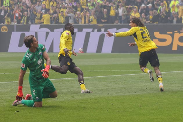 12.09.2026, xgrfx, Fussball 1.Bundesliga, Borussia Dortmund - SC Paderborn 07 v.l. Tor, Fabio Silva zum 1:0 (Borussia Dortmund) (DFL DFB REGULATIONS PROHIBIT ANY USE OF PHOTOGRAPHS as IMAGE SEQUENCES and or QUASI-VIDEO) Dortmund *** September 12, 2026, xgrfx, Soccer, Bundesliga 1, Borussia Dortmund vs. SC Paderborn 07, goal, Fabio Silva scores the 1–0 goal for Borussia Dortmund. DFL and DFB regulations prohibit any use of photographs as image sequences and or quasi-video. Dortmund