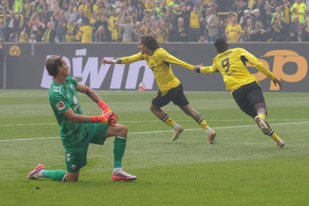 12.09.2026, xgrfx, Fussball 1.Bundesliga, Borussia Dortmund - SC Paderborn 07 v.l. Tor, Fabio Silva zum 1:0 (Borussia Dortmund) (DFL DFB REGULATIONS PROHIBIT ANY USE OF PHOTOGRAPHS as IMAGE SEQUENCES and or QUASI-VIDEO) Dortmund *** September 12, 2026, xgrfx, Soccer, Bundesliga 1, Borussia Dortmund vs. SC Paderborn 07, goal, Fabio Silva scores the 1–0 goal for Borussia Dortmund. DFL and DFB regulations prohibit any use of photographs as image sequences and or quasi-video. Dortmund