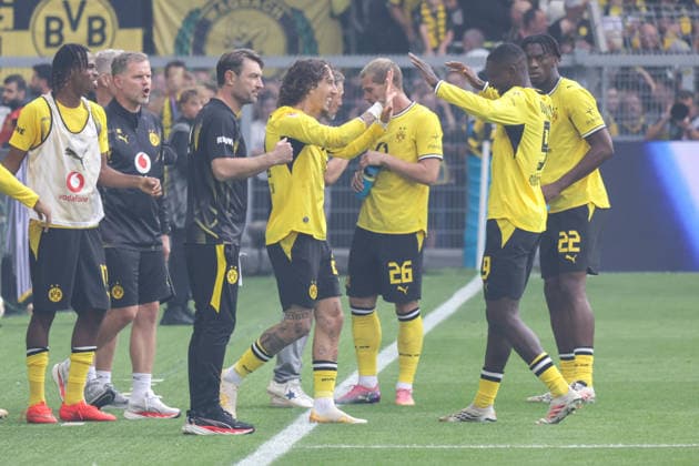 12.09.2026, xgrfx, Fussball 1.Bundesliga, Borussia Dortmund - SC Paderborn 07 v.l. Tor, Fabio Silva zum 1:0 (Borussia Dortmund) (DFL DFB REGULATIONS PROHIBIT ANY USE OF PHOTOGRAPHS as IMAGE SEQUENCES and or QUASI-VIDEO) Dortmund *** September 12, 2026, xgrfx, Soccer, Bundesliga 1, Borussia Dortmund vs. SC Paderborn 07, goal, Fabio Silva scores the 1–0 goal for Borussia Dortmund. DFL and DFB regulations prohibit any use of photographs as image sequences and or quasi-video. Dortmund