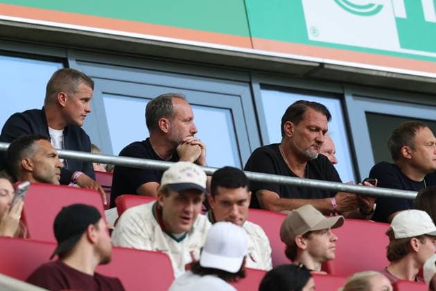 Geschaeftsfuehrer Finanzen Michael Stroell (FC Augsburg), Praesident Markus Krapf (FC Augsburg), FC Augsburg vs. Bayer 04 Leverkusen, Fussball, 1. Bundesliga, 3. Spieltag, 12.09.2026 DFB regulations prohibit any use of photographs as image sequences and or quasi-video Augsburg Bayern Deutschland *** Michael Stroell, Chief Financial Officer of FC Augsburg; Markus Krapf, President of FC Augsburg; FC Augsburg vs. Bayer 04 Leverkusen, Soccer, Bundesliga 1, Matchday 3, September 12, 2026. DFB regulations prohibit any use of photographs as image sequences and or quasi-video. Augsburg, Bavaria, Germany Copyright: xkolbert-press ChristianxKolbertx