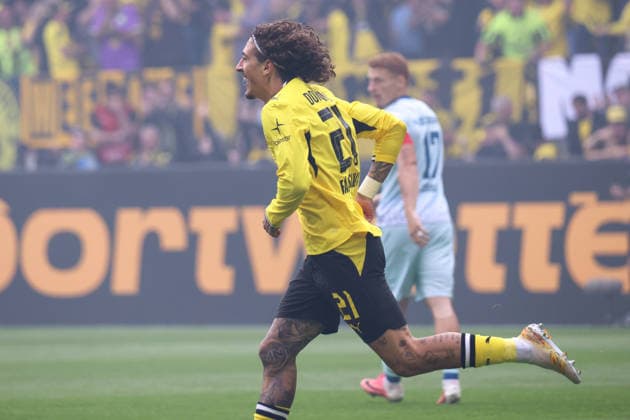 Dortmund, Deutschland: 12.09.2026 - 1. Bundesliga 2026 27 - 3. Spieltag - Borussia Dortmund vs. SC Paderborn Im Bild: Torschütze Fabio Silva (BVB) macht das Tor zum 1:0 für Dortmund und jubelt (DFL DFB REGULATIONS PROHIBIT ANY USE OF PHOTOGRAPHS as IMAGE SEQUENCES and or QUASI-VIDEO) *** *** Dortmund, Germany, September 12, 2026, Bundesliga 2026-27, Matchday 3: Borussia Dortmund vs. SC Paderborn. Pictured: Goal scorer Fabio Silva of BVB scores the 1-0 goal for Dortmund and celebrates. DFL and DFB regulations prohibit any use of photographsHS as IMAGE SEQUENCES and or QUASI-VIDEO *** Copyright: HMBxMedia MadeleinexFantini
