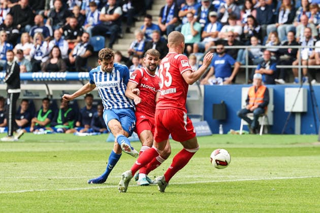 Torschütze Alexander Nollenberger (1. FC Magdeburg,17) trifft zum 2-0 - 2. Fußball Bundesliga Saison 2026-2027 1. FC Magdeburg vs 1. FC Kaiserslautern in der Avnet Arena in Magdeburg - Aktion,Fußball,Mann,Männer,Deutschland,12.09.2026 *** Goal scorer Alexander Nollenberger of 1. FC Magdeburg, 17, scores to make it 2–0 in the 2026–2027 Bundesliga season: 1. FC Magdeburg vs. 1. FC Kaiserslautern at the Avnet Arena in Magdeburg. Action, soccer, man,Men, Germany, September 12, 2026