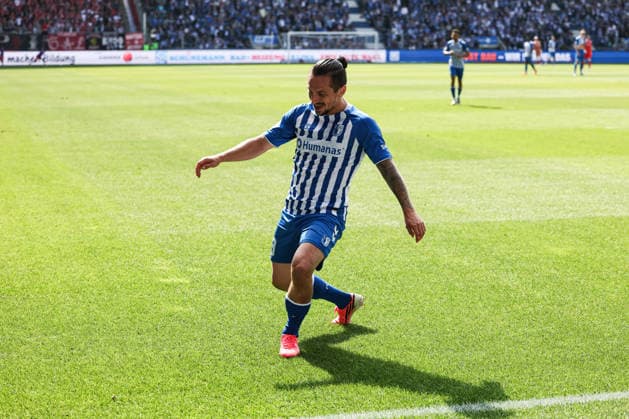 Torjubel - Torschütze Baris Atik (1. FC Magdeburg,23) trifft zum 3-0, das Tor wird nach Videoüberprüfung von Referee Marc Philip Eckermann wegen eines vorherigen Foulspiels aberkannt - 2. Fußball Bundesliga Saison 2026-2027 1. FC Magdeburg vs 1. FC Kaiserslautern in der Avnet Arena in Magdeburg - Aktion,Fußball,Mann,Männer,Deutschland,12.09.2026 *** Goal celebration: Scorer Baris Atik of 1 FC Magdeburg, 23, scores to make it 3–0, but the goal is disallowed by referee Marc Philip Eckermann following a video review due to a prior foul. 2. Bundesliga, 2026–2027 season: 1. FC Magdeburg vs. 1. FC Kaiserslautern at the Avnet Arena in Magdeburg. Action, soccer, man,Men, Germany, September 12, 2026