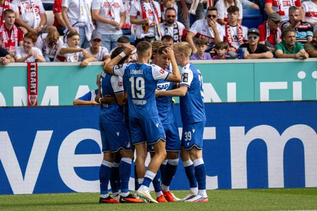 12.09.2026, xdaymx, Fussball 1.Bundesliga, TSG 1899 Hoffenheim - VfB Stuttgart. Torjubel nach dem 1:0 Führungstreffer von Adam Hlozek (TSG Hoffenheim) mit der Mannschaft. (DFL DFB REGULATIONS PROHIBIT ANY USE OF PHOTOGRAPHS as IMAGE SEQUENCES and or QUASI-VIDEO) Sinsheim *** September 12, 2026, xdaymx, Soccer, Bundesliga 1, TSG 1899 Hoffenheim vs. VfB Stuttgart: Celebration after Adam Hlozek’s 1–0 opening goal. TSG Hoffenheim team. DFL and DFB regulations prohibit any use of photographs as image sequences and or quasi-videos.heim