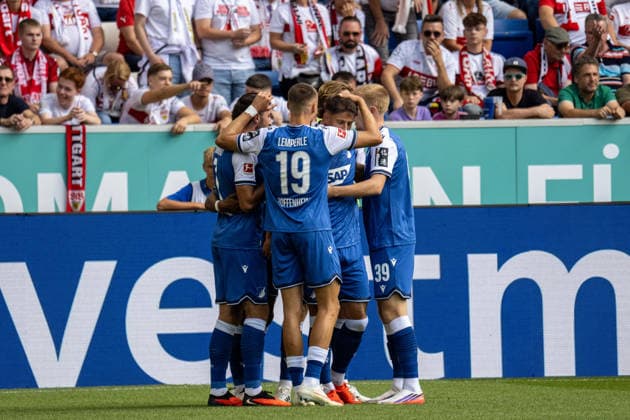 12.09.2026, xdaymx, Fussball 1.Bundesliga, TSG 1899 Hoffenheim - VfB Stuttgart. Torjubel nach dem 1:0 Führungstreffer von Adam Hlozek (TSG Hoffenheim) mit der Mannschaft. (DFL DFB REGULATIONS PROHIBIT ANY USE OF PHOTOGRAPHS as IMAGE SEQUENCES and or QUASI-VIDEO) Sinsheim *** September 12, 2026, xdaymx, Soccer, Bundesliga 1, TSG 1899 Hoffenheim vs. VfB Stuttgart: Celebration after Adam Hlozek’s 1–0 opening goal. TSG Hoffenheim team. DFL and DFB regulations prohibit any use of photographs as image sequences and or quasi-videos.heim