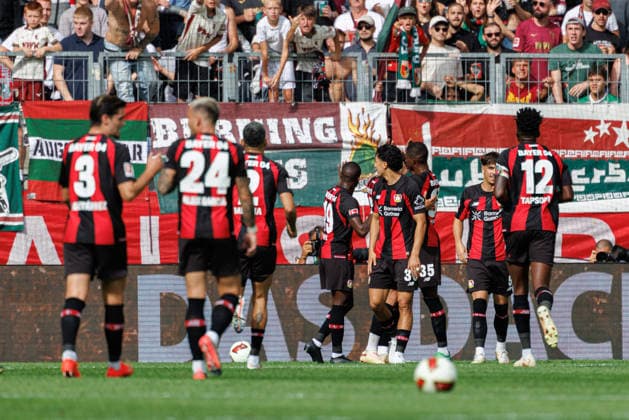 Team (Bayer 04 Leverkusen) Tor zum 0 : 1 beim Spiel zwischen FC Augsburg v Bayer 04 Leverkusen, Fussball, Herren, Bundesliga, 2026 2027, 3.Spieltag am 12.09.2026 in Augsburg, WWK ARENA. DFL and DFB regulations prohibit any use of photographs as image sequences and or quasi-video. Bayern Deutschland *** Team Bayer 04 Leverkusen scores the 0-1 goal in the match between FC Augsburg and Bayer 04 Leverkusen, Soccer, Men s, Bundesliga, 2026–2027, Matchday 3 on September 12, 2026, in Augsburg, WWK ARENA. DFL and DFB regulations prohibit any use of photographs as image sequences and or quasi-video. Bavaria, Germany