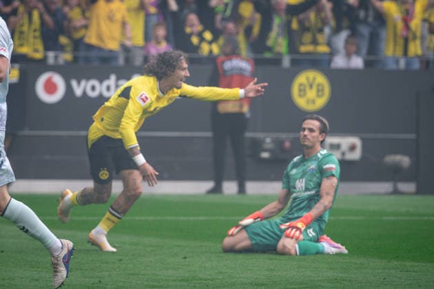 Torjubel zum 1:0 durch Fabio Silva 21 (Borussia Dortmund), Borussia Dortmund vs. SC Paderborn 07, Fussball, 1. Bundesliga, 03. Spieltag, 12.09.2026 DFB regulations prohibit any use of photographs as image sequences and or quasi-video Dortmund Nordrhein-Westfalen Deutschland *** Goal celebration for the 1-0 by Fabio Silva, 21, Borussia Dortmund; Borussia Dortmund vs. SC Paderborn 07, soccer, Bundesliga 1, Matchday 3, September 12, 2026. DFB regulations prohibit any use of photographs as image sequences and or quasi-video. Dortmund, North Rhine-Westphalia, Germany Copyright: xkolbert-press MarcxNiemeyerx