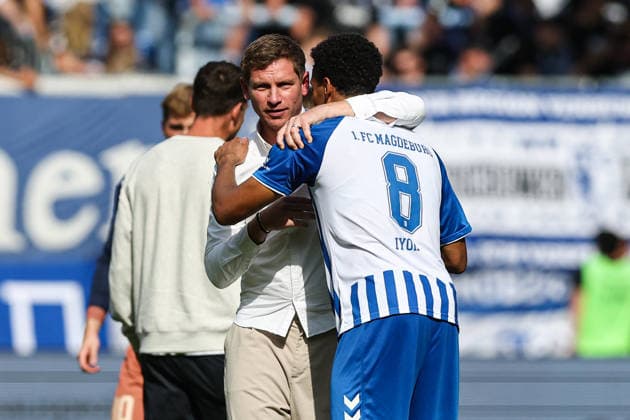 Sportdirektor Peer Jaekel (1. FC Magdeburg) mit Emmanuel Iyoha (1. FC Magdeburg,8) - 2. Fußball Bundesliga Saison 2026-2027 1. FC Magdeburg vs 1. FC Kaiserslautern in der Avnet Arena in Magdeburg - Fußball,Mann,Männer,Deutschland,12.09.2026 *** Sports Director Peer Jaekel, 1. FC Magdeburg, with Emmanuel Iyoha, 1. FC Magdeburg, 8 2, Bundesliga Season 2026–2027, 1. FC Magdeburg vs. 1. FC Kaiserslautern at the Avnet Arena in Magdeburg, Soccer, Man,Men, Germany, September 12, 2026