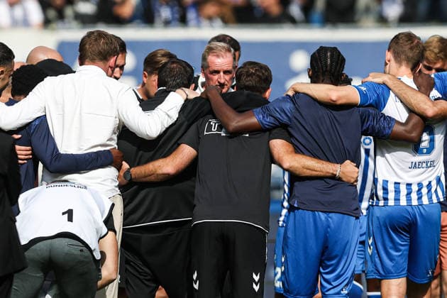 Trainer Petrik Sander (1. FC Magdeburg) mit seinen Spielern nach dem Spiel - 2. Fußball Bundesliga Saison 2026-2027 1. FC Magdeburg vs 1. FC Kaiserslautern in der Avnet Arena in Magdeburg - Fußball,Mann,Männer,Deutschland,12.09.2026 *** Coach Petrik Sander of 1. FC Magdeburg with his players after the 2. Bundesliga match of the 2026–2027 season between 1. FC Magdeburg and 1. FC Kaiserslautern at the Avnet Arena in Magdeburg; soccer, man,Men, Germany, September 12, 2026