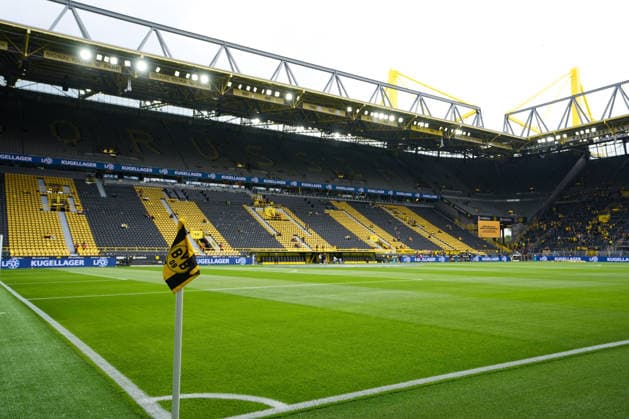 Blick auf das Stadion vor dem Spiel. GER, Borussia Dortmund vs SC Paderborn 07, 1. Bundesliga, 3. Spieltag, Saison 2026-27, Signal Iduna Park, Dortmund, 12.09.2026 DFL REGULATIONS PROHIBIT ANY USE OF PHOTOGRAPHS AS IMAGE SEQUENCES AND OR QUASI-VIDEO GER, Borussia Dortmund vs SC Paderborn 07, 1. Bundesliga, 3. Spieltag, Saison 2026-27, 12.09.2026 Dortmund *** View of the stadium before the match: GER, Borussia Dortmund vs. SC Paderborn 07, Bundesliga 1, Matchday 3, 2026–27 Season, Signal Iduna Park, Dortmund, September 12, 2026. DFL regulations prohibit any use of photographs as image sequences and or quasi-video. GER, Borussia Dortmund vs. SC Paderborn 07, Bundesliga 1, Matchday 3, 2026–27 Season, September 12, 2026, Dortmund Copyright: xEibner-Pressefoto ScottxColemanx EP_SCN