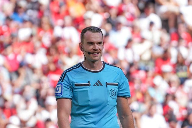 Richard Hempel (Schiedsrichter) , Deutschland, Fussball, 1. Bundesliga, 3.Spieltag, 2026 2027, SC Freiburg vs. Borussia Mönchengladbach, 12.09.2026, Europa-Park Stadion, Freiburg Freiburg Europa-Park Stadion Baden-Württemberg Deutschland *** Richard Hempel, Referee, Germany, Soccer, Bundesliga 1, Matchday 3, 2026–2027, SC Freiburg vs. Borussia Mönchengladbach, September 12, 2026, Europa-Park Stadium, Freiburg, Freiburg, Europa-Park Stadium, Baden-Württemberg, Germany Copyright: xArnexAmbergx