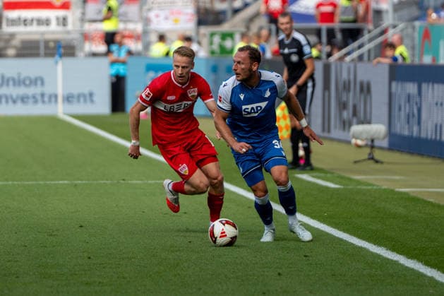Fussball: 1. Bundesliga, 3. Spieltag, TSG Hoffenheim - VfB Stuttgart am 12.09.2026 in Sinsheim (SNP Arena), Deutschland, Saison 2026 2027: Vladimir Coufal (TSG Hoffenheim, 34) Chris Führich (VfB Stuttgart, 10) Sinsheim SNP Arena Deutschland *** Soccer: Bundesliga 1, Matchday 3, TSG Hoffenheim vs. VfB Stuttgart on September 12, 2026, at Sinsheim SNP Arena, Germany, 2026–2027 season: Vladimir Coufal (TSG Hoffenheim), No. 34; Chris Führich (VfB Stuttgart), No. 10; Sinsheim SNP Arena, Germany Copyright: xPhilippxImhofx