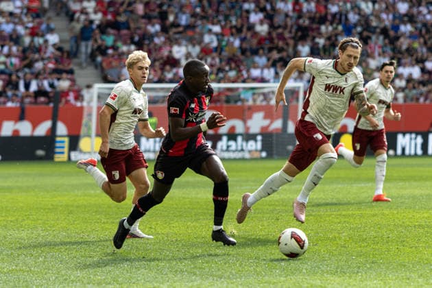 Deutschland: FC Augsburg vs Bayer 04 Leverkusen, 1. Bundesliga, Saison 2026 27, WWK Arena (Augsburg): Moussa Diaby, (Bayer Leverkusen, 19) am Ball Augsburg WWK Arena Bayern Deutschland *** Germany: FC Augsburg vs. Bayer 04 Leverkusen, Bundesliga 1, 2026–27 Season, WWK Arena, Augsburg; Moussa Diaby, Bayer Leverkusen, 19, in possession; Augsburg, WWK Arena, Bavaria, Germany Copyright: xBenedictxChristx
