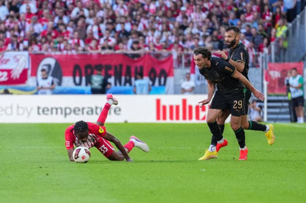 1. Bundesliga: SC Freiburg vs Borussia Mönchengladbach, 12.09.2026 Zweikampf zwischen Joe Scally (Borussia Mönchengladbach, 29) und Jordy Makengo (SC Freiburg, 33) 1. Bundesliga: SC Freiburg vs Borussia Mönchengladbach, Europa-Park-Stadion, 12.09.2026 DFB DFL REGULATIONS PROHIBIT ANY USE OF PHOTOGRAPHS AS IMAGE SEQUENCES AND OR QUASI-VIDEO. *** 1 Bundesliga: SC Freiburg vs. Borussia Mönchengladbach, September 12, 2026. A tackle between Joe Scally of Borussia Mönchengladbach (No. 29) and Jordy Makengo of SC Freiburg (No. 33). 1 Bundesliga: SC Freiburg vs. Borussia Mönchengladbach, Europa-Park Stadium, September 12, 2026 DFB and DFL regulations prohibit any use of photographs as image sequences and or quasi-video. Copyright: xBEAUTIFULxSPORTS Boscox