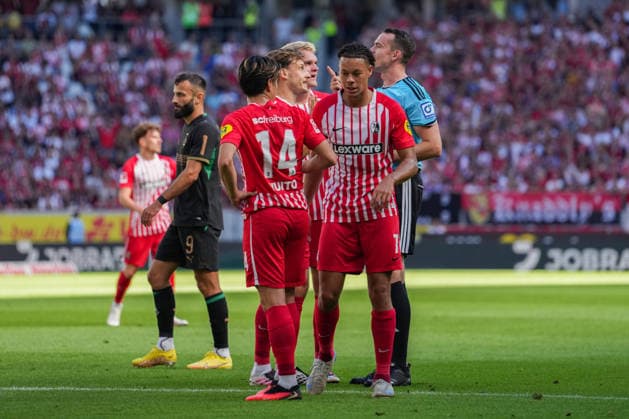 1. Bundesliga: SC Freiburg vs Borussia Mönchengladbach, 12.09.2026 Diskussionen zwischen Freiburger und Richard Hempel (Schiedsrichter) 1. Bundesliga: SC Freiburg vs Borussia Mönchengladbach, Europa-Park-Stadion, 12.09.2026 DFB DFL REGULATIONS PROHIBIT ANY USE OF PHOTOGRAPHS AS IMAGE SEQUENCES AND OR QUASI-VIDEO. *** 1. Bundesliga: SC Freiburg vs. Borussia Mönchengladbach, September 12, 2026; Disputes between SC Freiburg players and referee Richard Hempel; 1. Bundesliga: SC Freiburg vs. Borussia Mönchengladbach, Europa-Park Stadium, September 12, 2026 DFB and DFL regulations prohibit any use of photographs as image sequences and or quasi-video. Copyright: xBEAUTIFULxSPORTS Boscox
