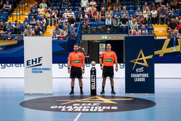 HSG Blomberg-Lippe (GER) vs. Storhamar Handball Elite (NOR), Handball, EHF Champions League Women, Gruppenphase, 12.9.2026, Saision 2026 2027, Lemgo Die Schiedsrichter Zoran Klus (Referee) und Boris Cipov (Referee) Lemgo Phoenix Contact Arena Deutschland