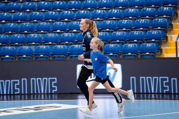HSG Blomberg-Lippe (GER) vs. Storhamar Handball Elite (NOR), Handball, EHF Champions League Women, Gruppenphase, 12.9.2026, Saision 2026 2027, Lemgo Mia Stensland (Storhamar Handball Elite, 12) beim Einlaufen Lemgo Phoenix Contact Arena Deutschland